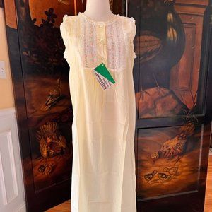 Palest Yellow Vintage Nightgown Lace Trim Size M